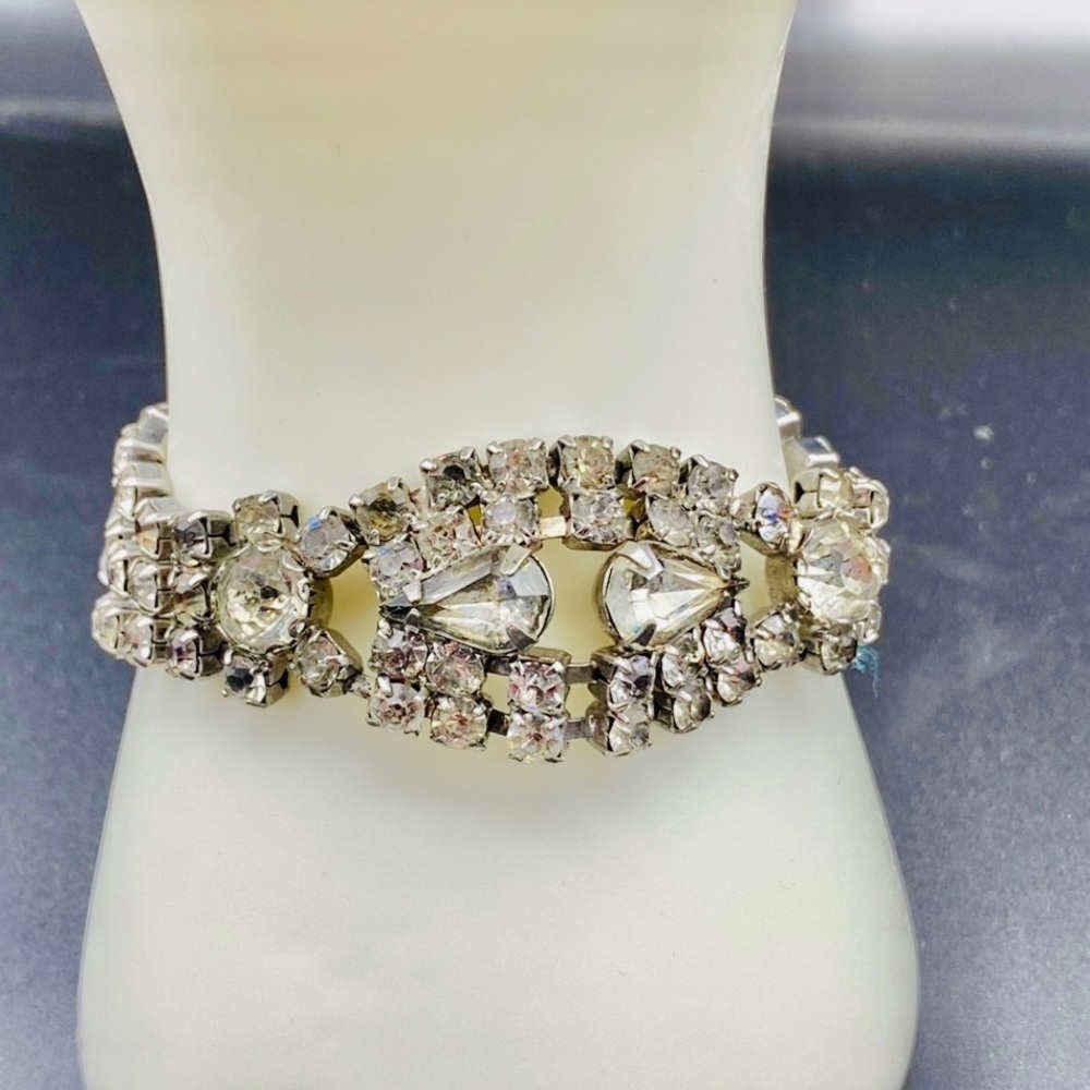 Vintage Rhinestone Bracelet 7”